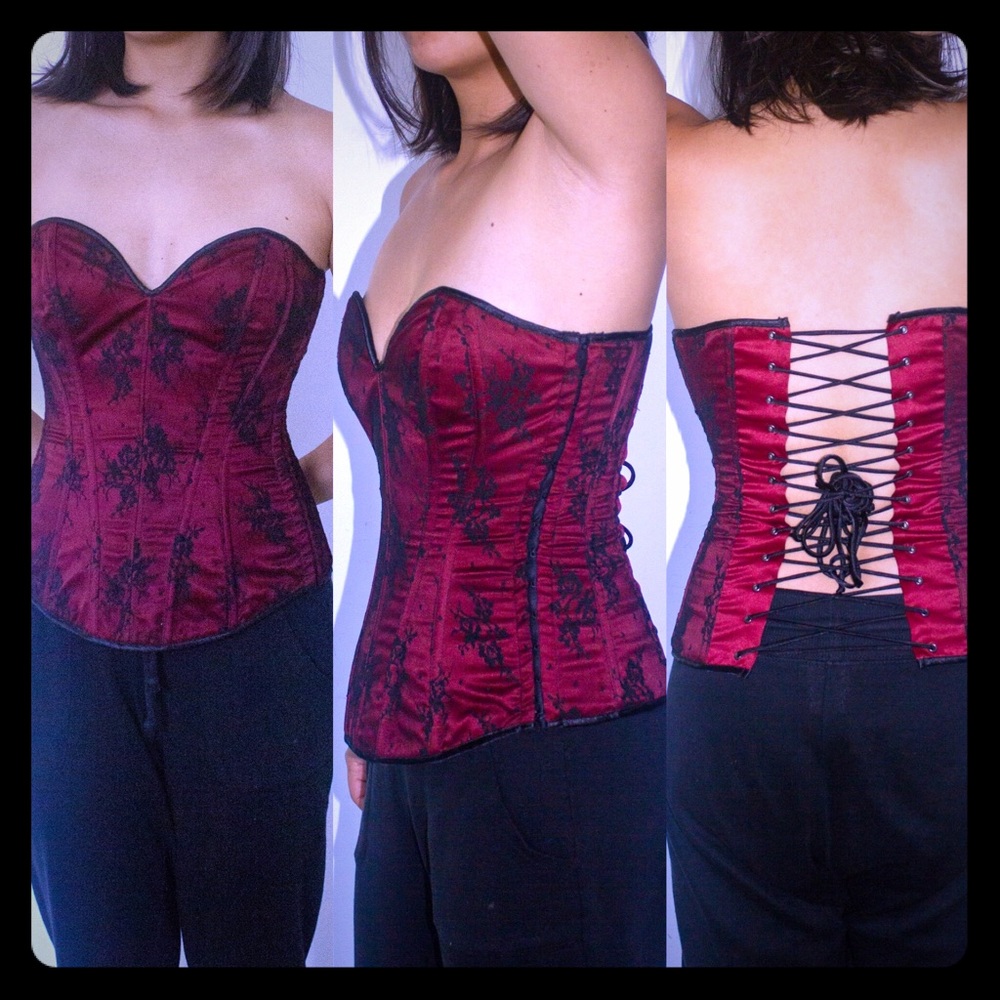 Gently used Shirley of Hollywood fashion corset!